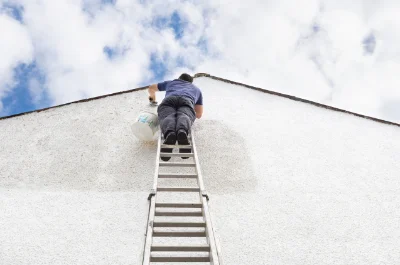 Peinture extérieure à Montrabot — façades et ravalement