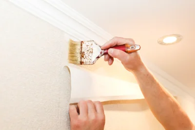 Pose de papier peint à Montrabot — revêtements muraux et toiles de verre
